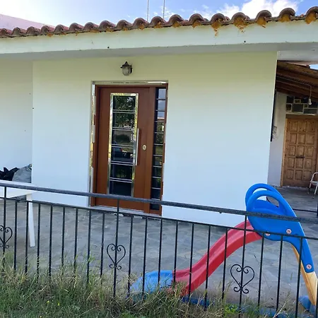 Farm House Manolada Casa vacanze *